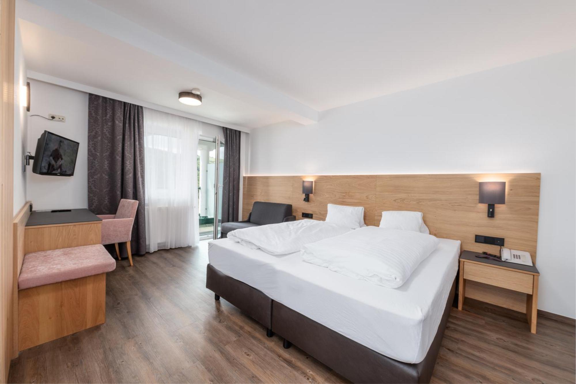 Hotel Alpenblick 3*
